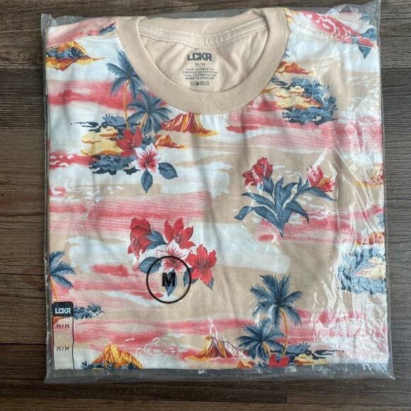 Footlocker sz M LCKR all over print Hawaiian tee T-Shirt NWT - Picture 3 of 7